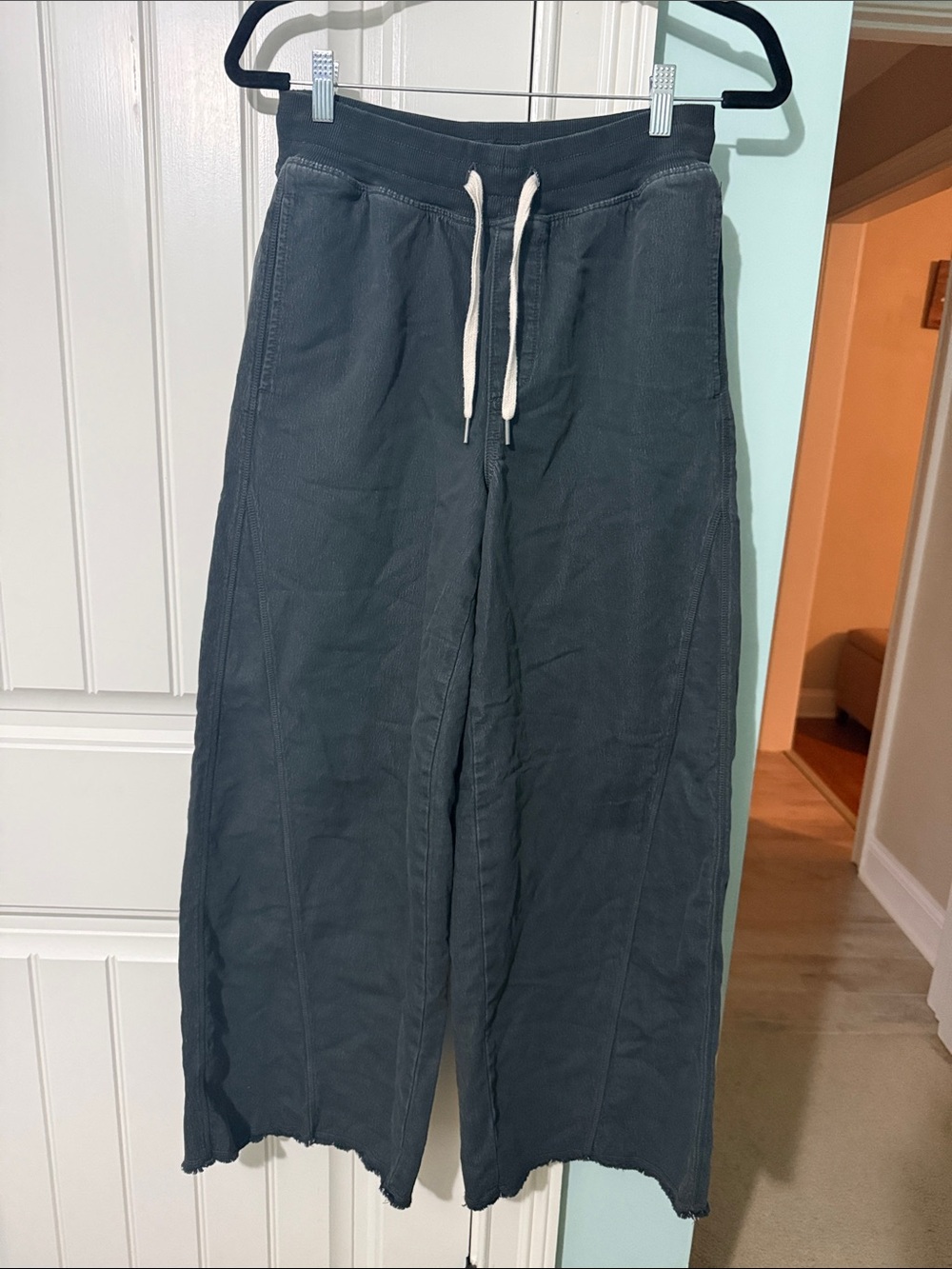aerie Wide-Leg Drawstring Pants in Charcoal
